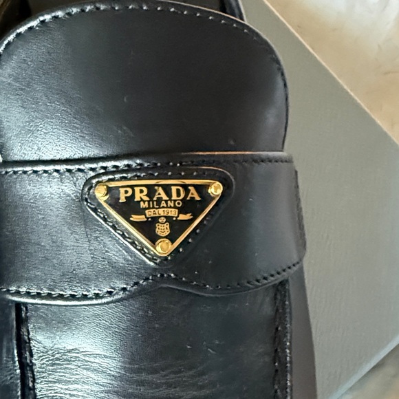 Prada Women’s Calzature Donna Black Leather Slip-On Loafers size 40 - Picture 7 of 11